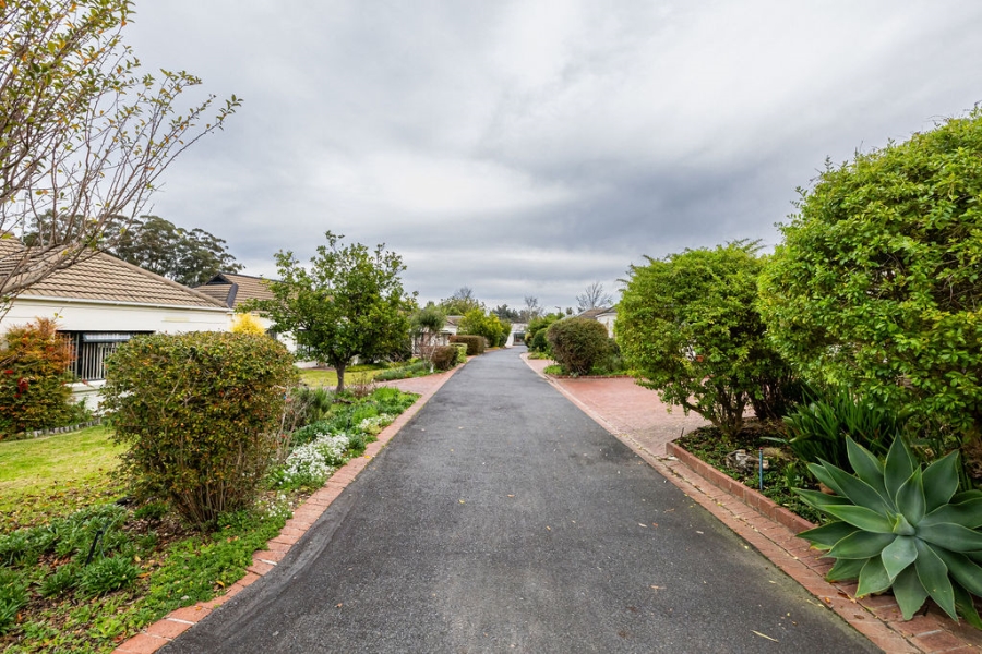 To Let 3 Bedroom Property for Rent in Onder Papegaaiberg Western Cape